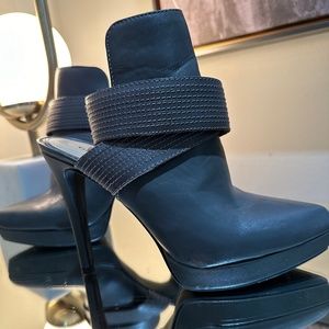 Gianni Bini Gray High Heel